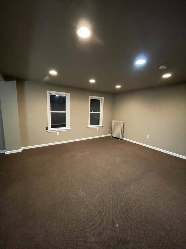 Building Photo - 1007 Clay Ave