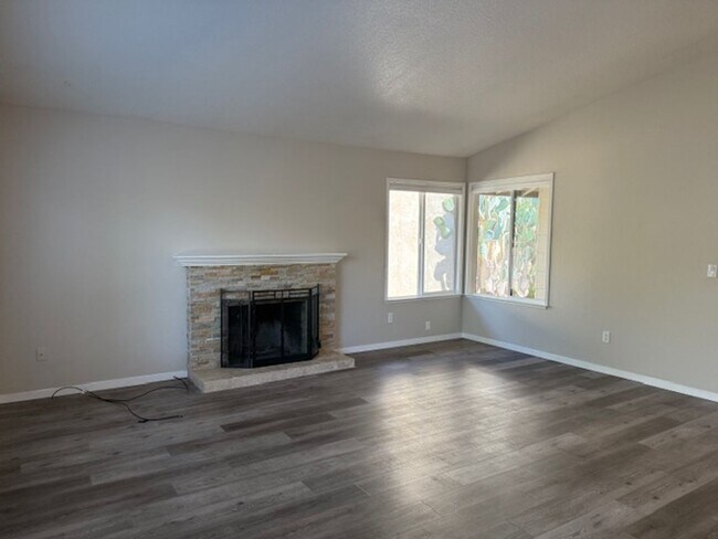 Building Photo - Single Level Remodeled House in Rohnert Pa...