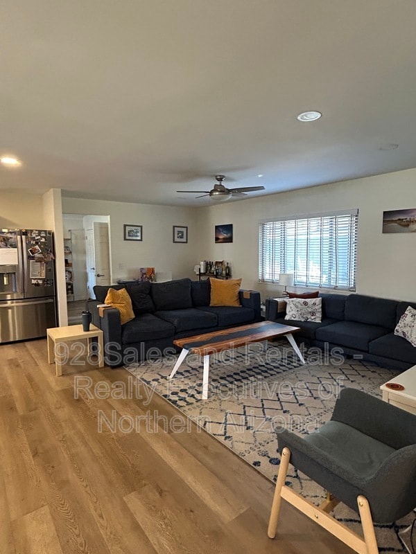 Building Photo - 1928 N Lynn Dr