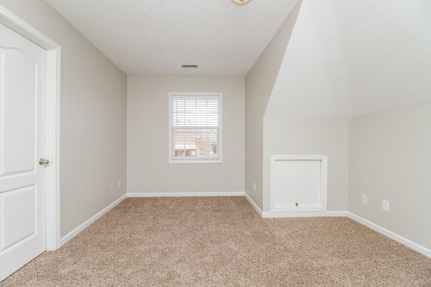 Building Photo - 1502 Huddersfield Dr