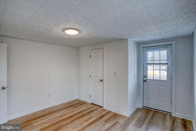 Building Photo - 35617 Airport Rd