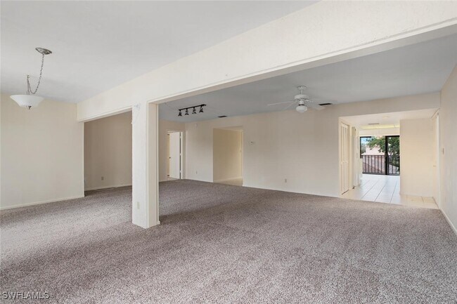 Building Photo - 537 Lake Louise Cir