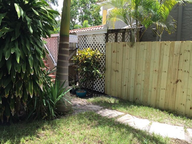 Building Photo - 521 28th St