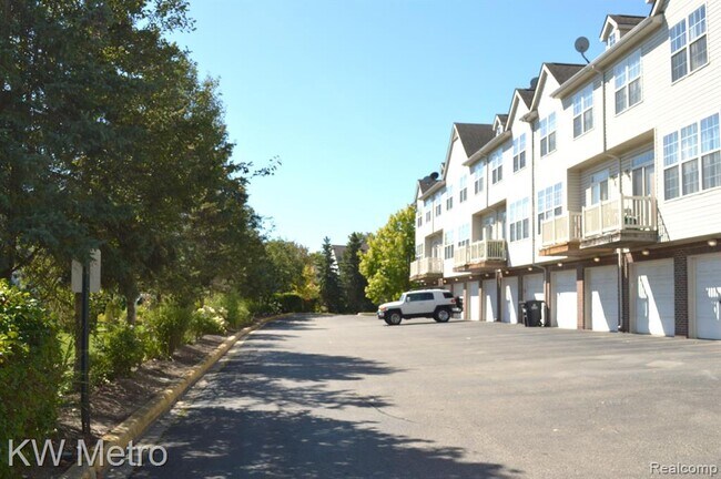 Building Photo - 786 Summerfield Dr