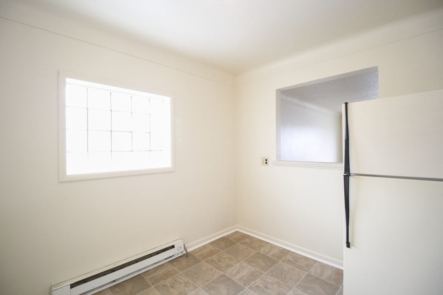 Building Photo - 3930 Upton Ave