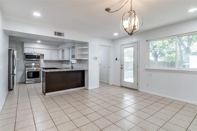 Building Photo - 6418 E Lovers Ln