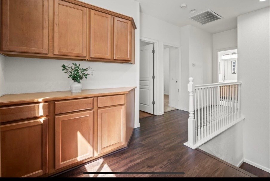 Building Photo - 962 Heritage Way