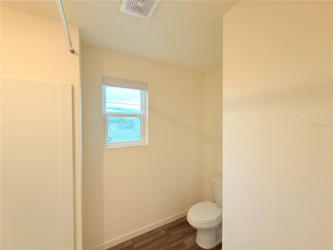 Building Photo - 733 James Ct