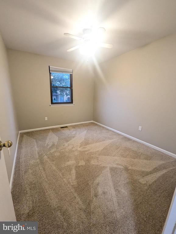 Building Photo - 988 Beechwood Pl