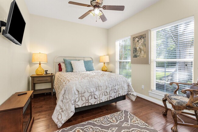 Building Photo - 1502 Wimbledon Dr