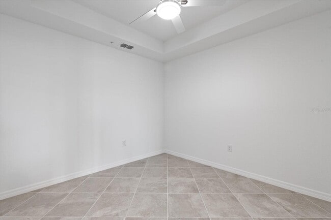 Building Photo - 12440 Wellen Golf St