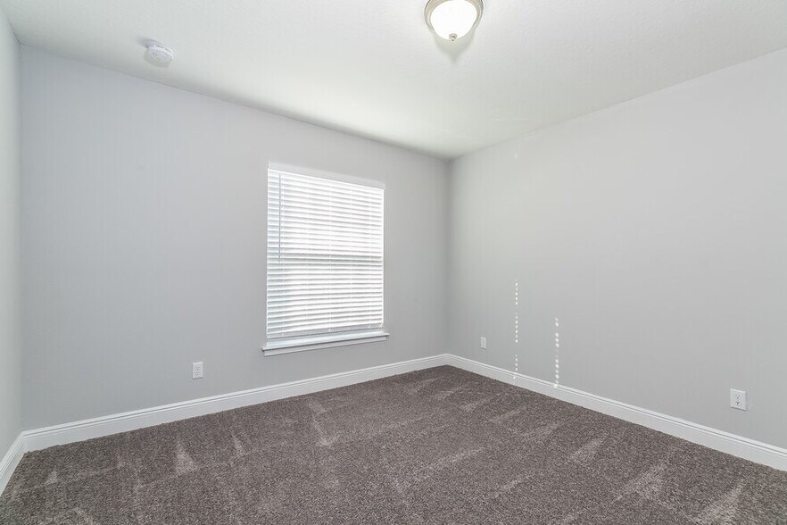 Building Photo - 105 Pompei Dr