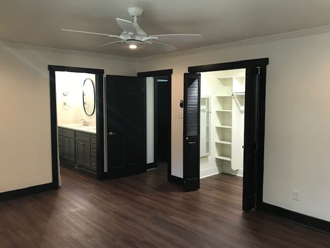 Building Photo - Breckenridge House