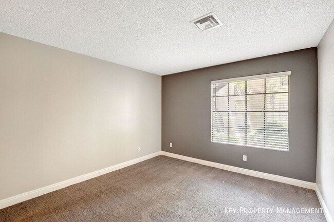 Building Photo - 4700 Nara Vista Way