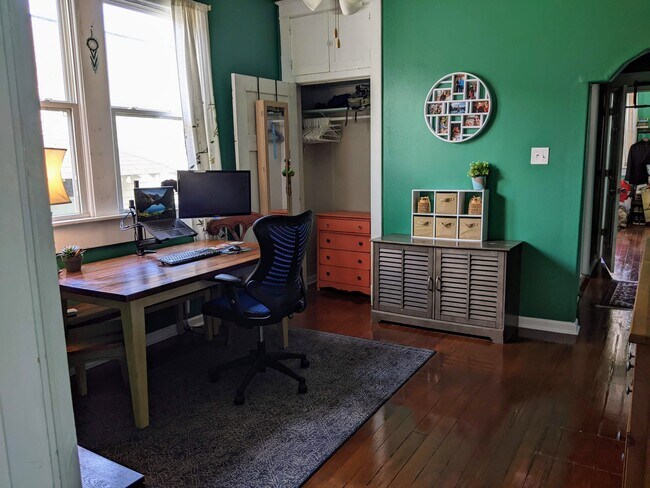 Building Photo - 2812 Dabadie St