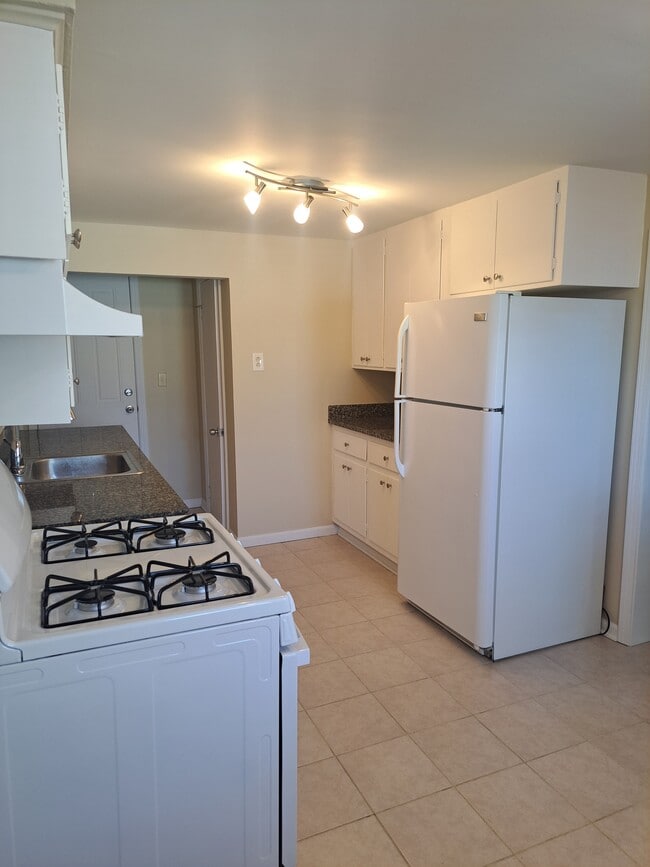 Building Photo - 4847 W Berenice Ave