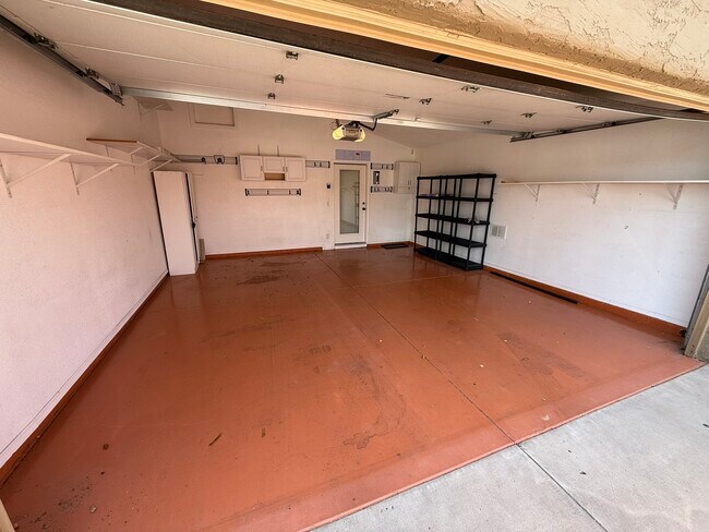 Building Photo - 1231 E Bluebell Ln