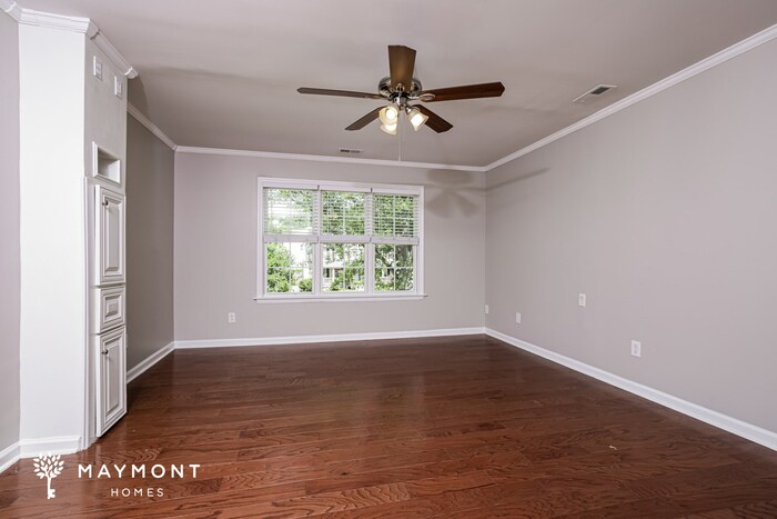 Building Photo - 6333 Willowlawn Dr