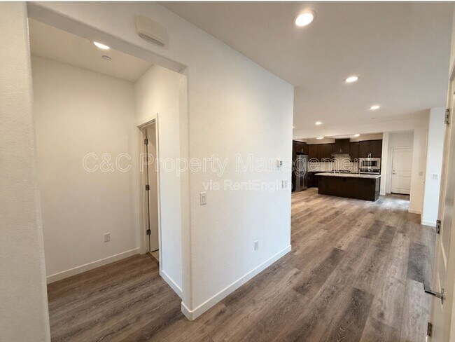 Building Photo - 1263 S Palermo Ln