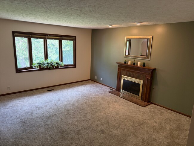 Building Photo - 5212 Bison Dr