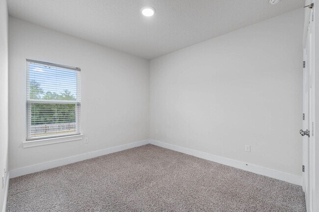 Building Photo - Shoal River Landing Must See w/ 3-car garage!