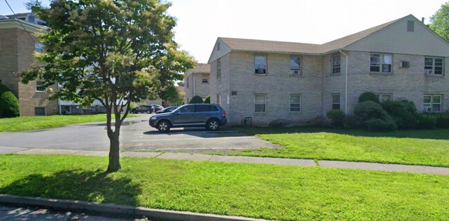 Primary Photo - 96 S Hamilton St