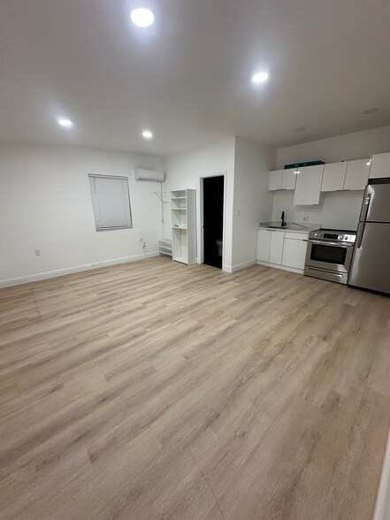 Building Photo - 170 Penn Way