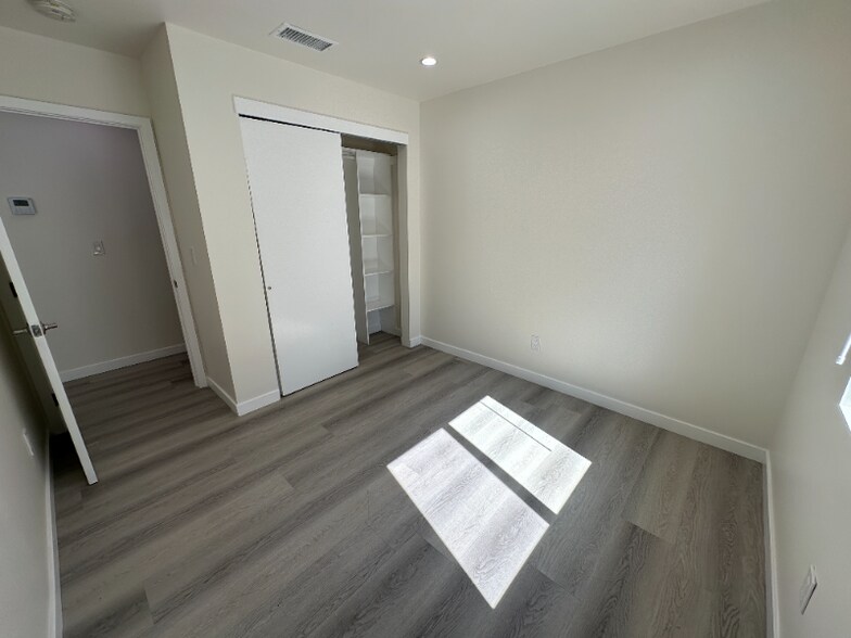 Building Photo - 2110 Gaviota Ave