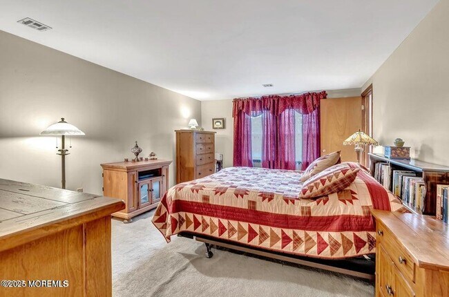 Building Photo - 718 E Veterans Hwy