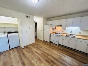 Building Photo - Adorable 1 Bedroom 1 Bathroom Apartment