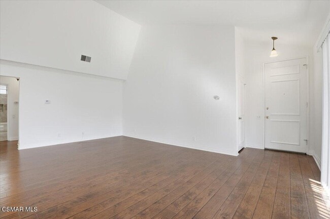 Building Photo - 31505 Lindero Canyon Rd