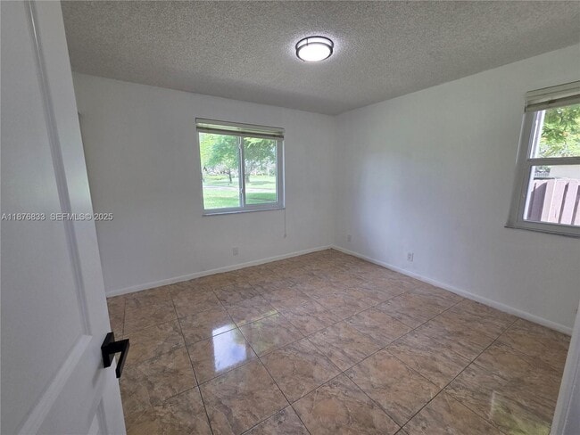 Building Photo - 15798 Woodgate Ct