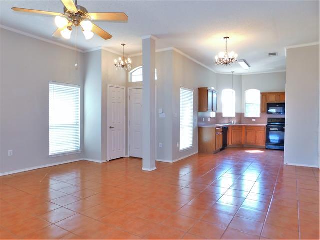 Building Photo - 2917 Oakshire St