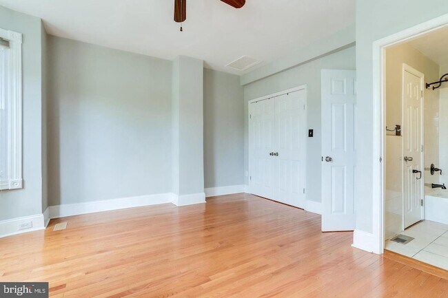 Building Photo - 1417 G St NE