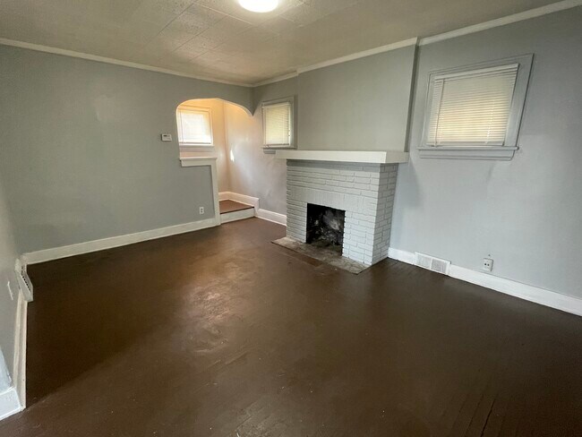 Building Photo - 460 Baird St