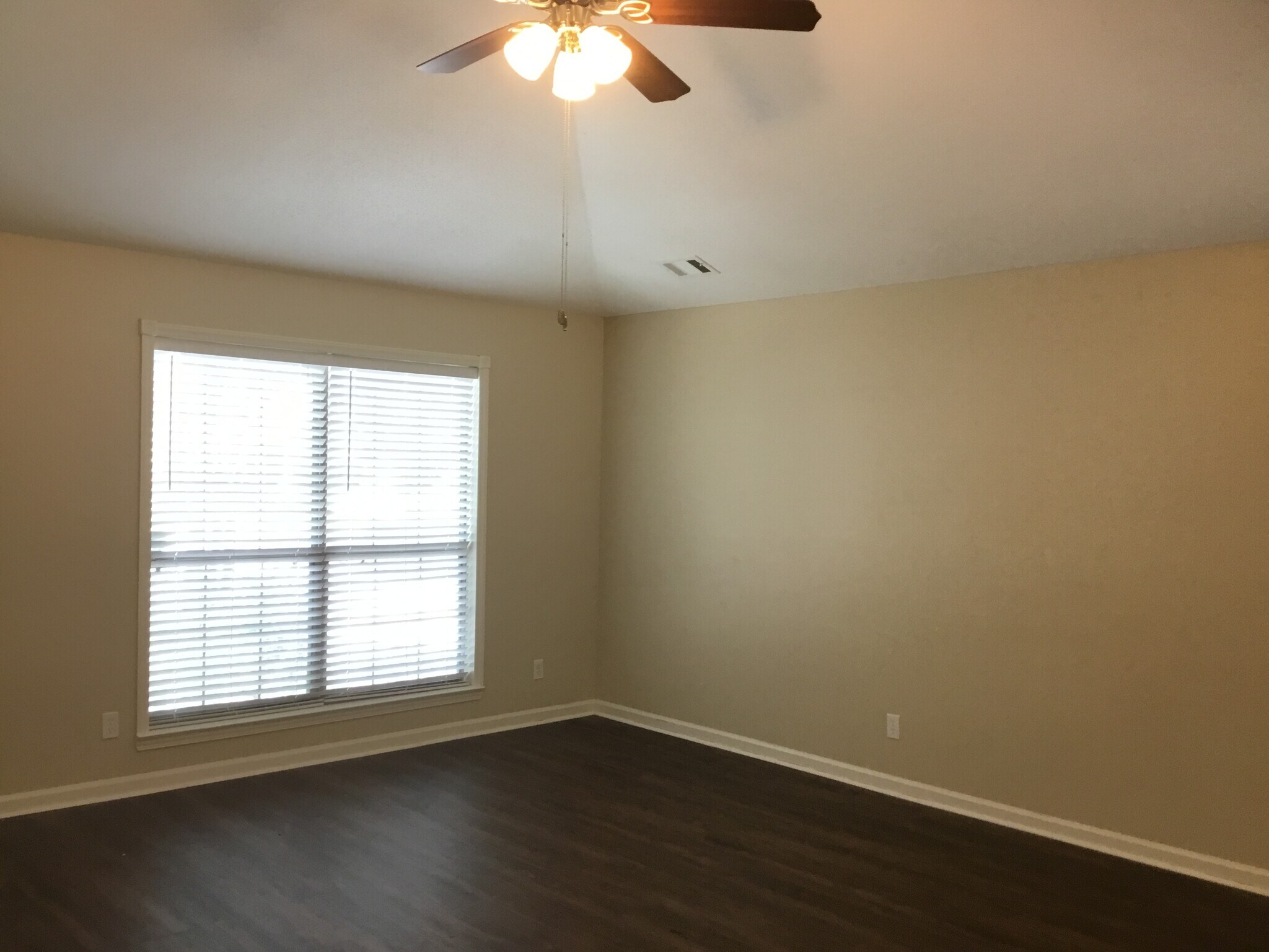 Building Photo - 311 Coffee Bluff Villa Rd