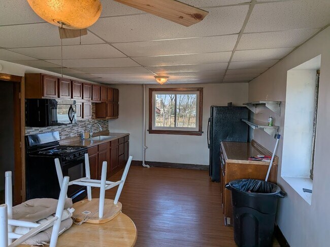 Building Photo - 158 E Maumee Ave