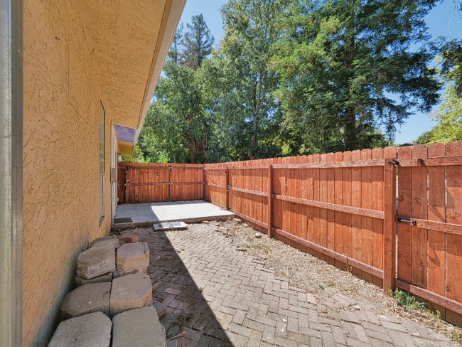 Building Photo - 1937 Gauguin Pl