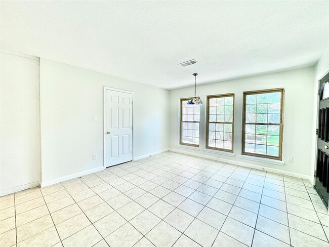 Building Photo - 7914 Oakington Dr