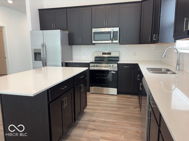 Building Photo - 821 Oyster Bay Dr
