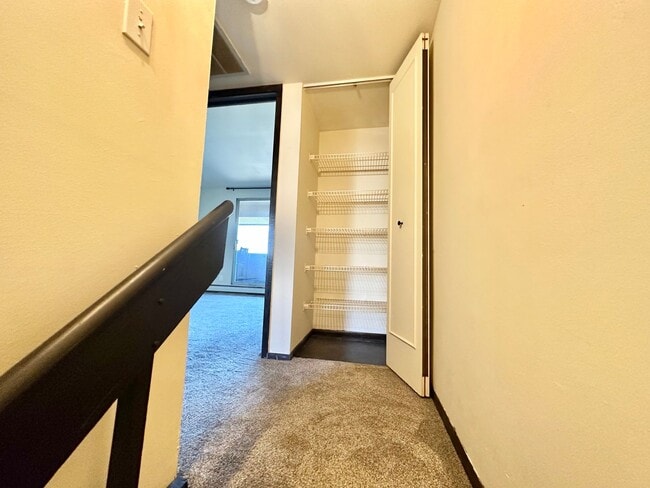 Building Photo - Rare rental opportunity conveniently locat...