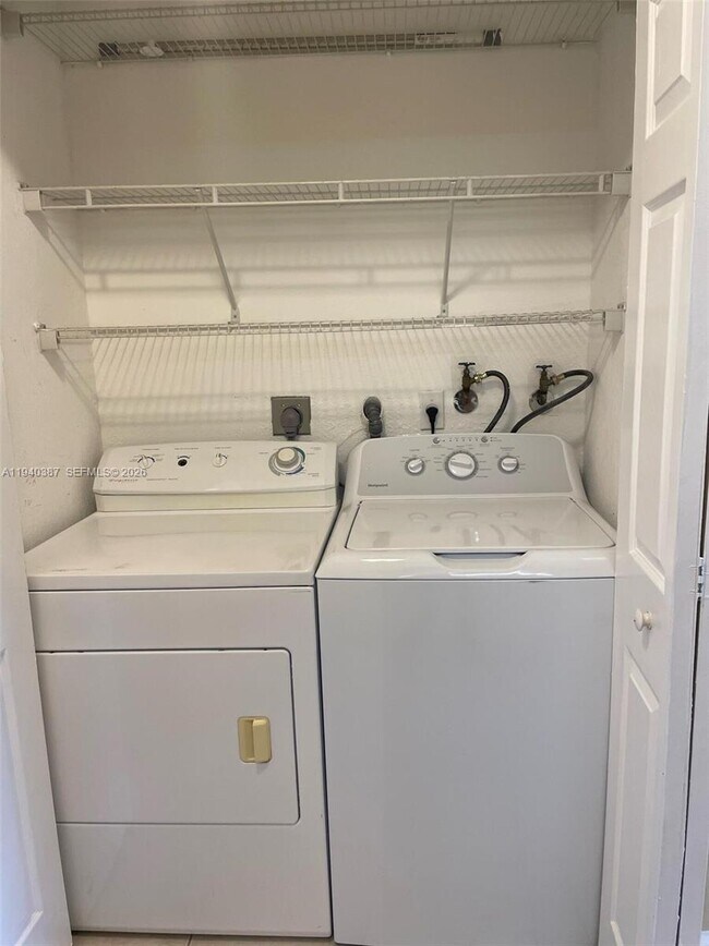 Building Photo - 3702 Coral Tree Cir