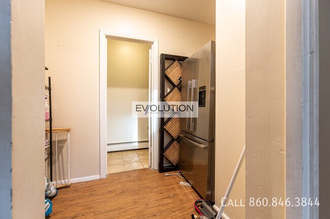 Building Photo - 71 Williams St