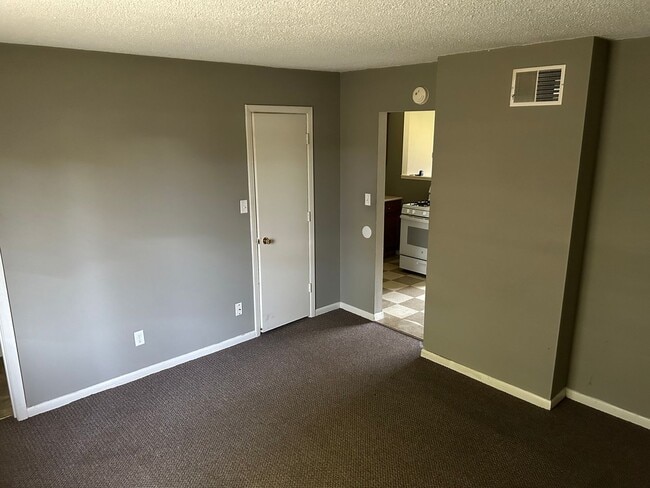 Building Photo - 217 N Hamilton St