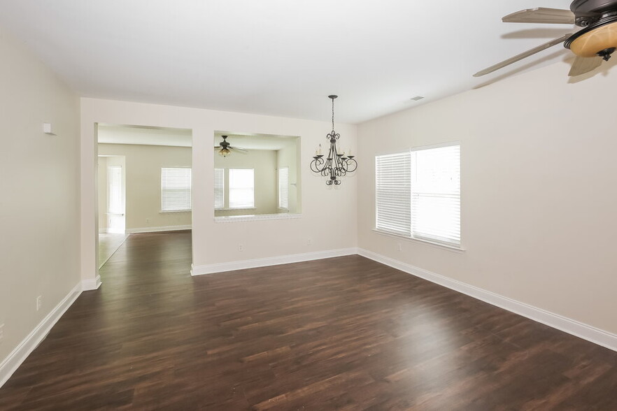 Building Photo - 7542 Brookwood Valley Ln