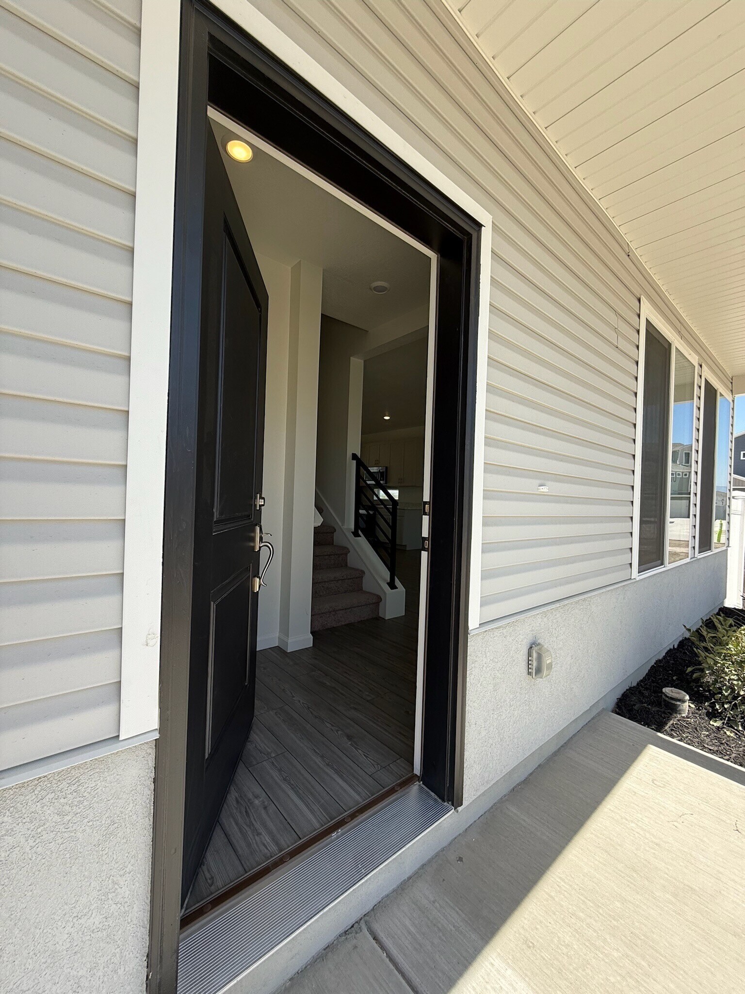 Building Photo - 123 E Porch St