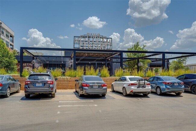 Building Photo - 4315 S Congress Ave