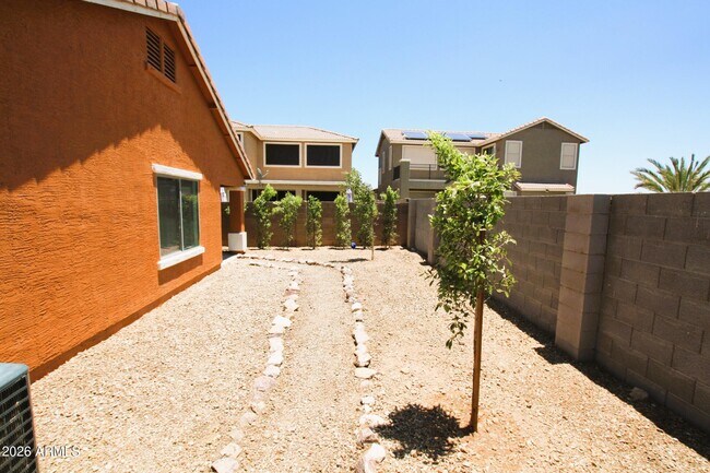 Building Photo - 25735 W Elwood St