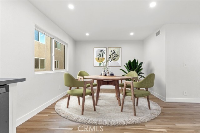 Building Photo - 552 Hahn Ave