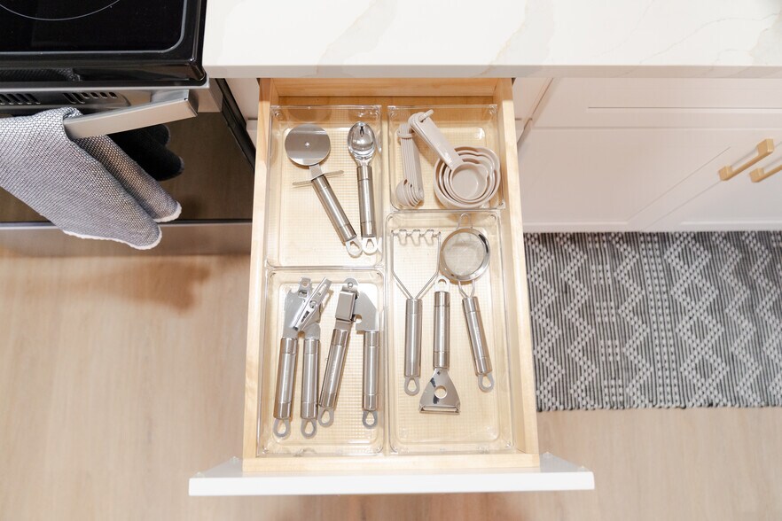 Building Photo - 6805 S Nye Dr